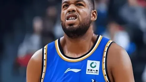 广东半场胜吉林，伯克领衔四人首发惊艳，贝兹利状态佳，张皓嘉表现逊色。