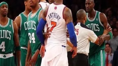 妖狐对决NBA，鹈鹕巧借历史优势，力抗76人挑战！